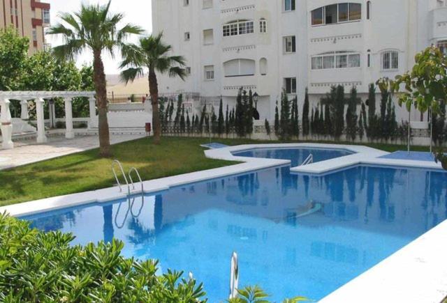 ベナルマデナApartamento Arroyo De La Miel, Luminoso Y Bonitoアパートメント エクステリア 写真